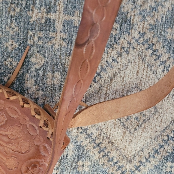 Hand Tooled Vintage Leather Bag - Picture 12 of 16
